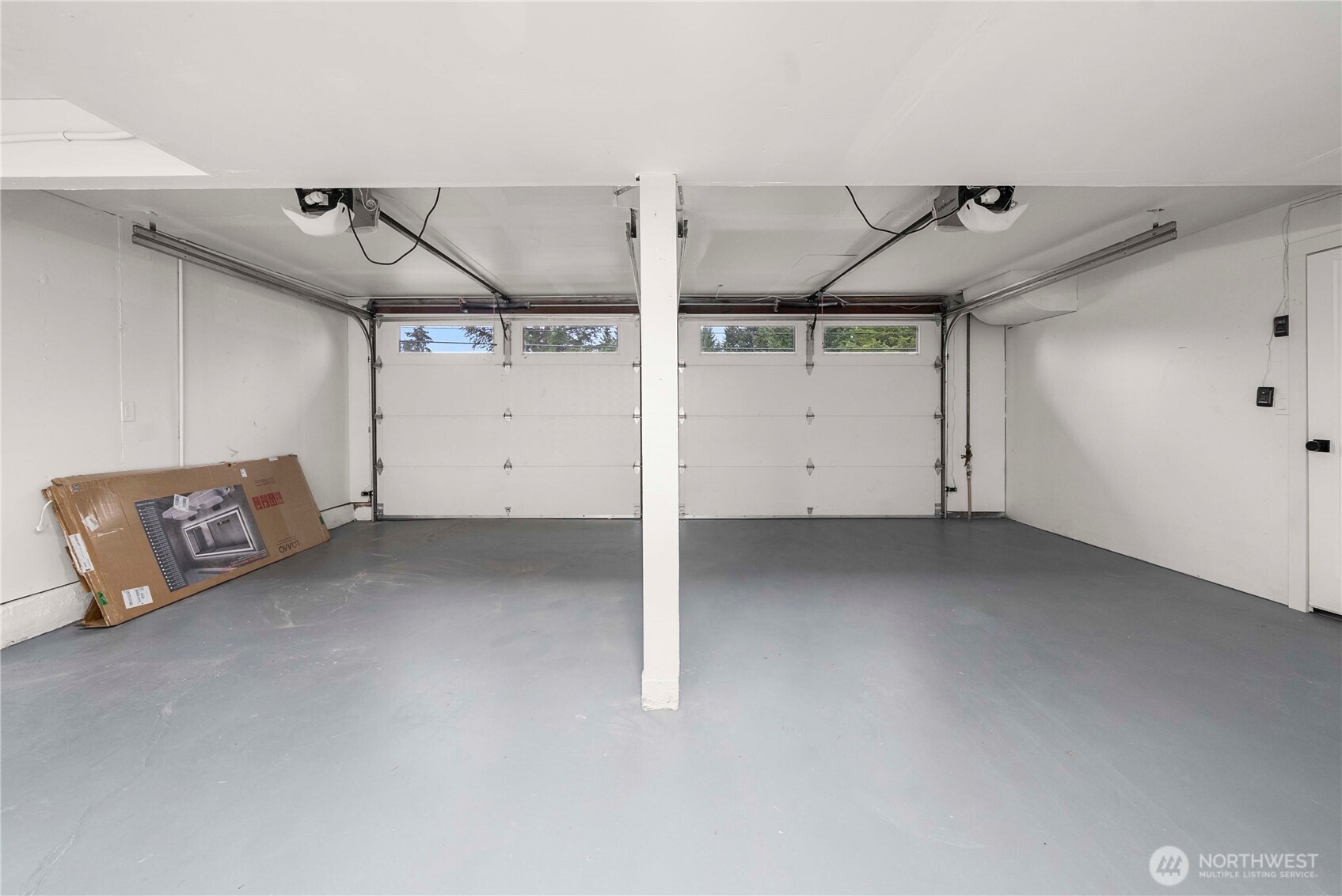 30150 10th Avenue Southwest Federal Way, WA 98023 - Photo 32 of 40 a view of a garage