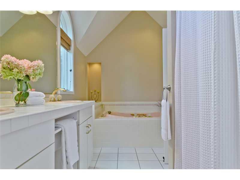 5 Hemlock Drive Cumberland, ME 04021 - Photo 27 of 35 Master Bath/Spa.