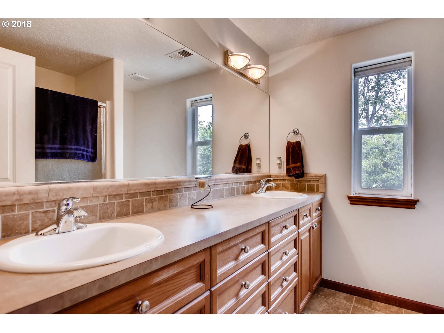 4549 Southeast Powell Valley Road Gresham, OR 97080 - Photo 19 of 27 Bathroom, Attached