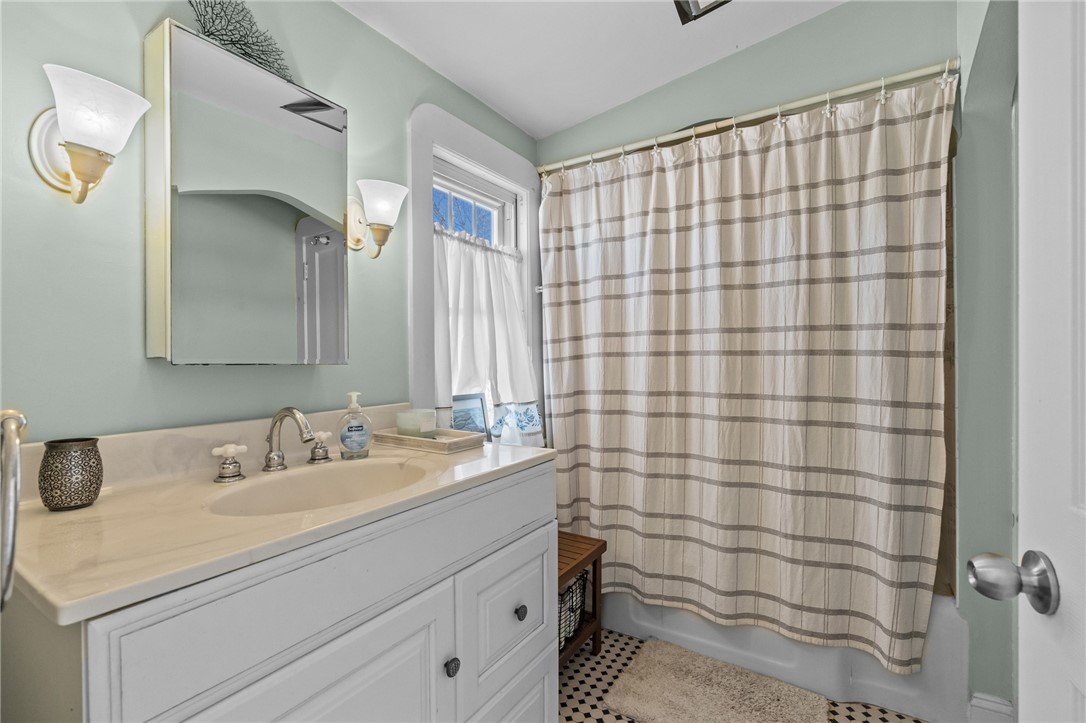 87 Kermit Street Woonsocket, RI 02895 - Photo 27 of 44