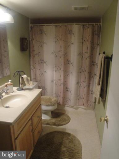 1525 Northgate Square, Unit 25/2C Reston, VA 20190 - Photo 4 of 4 Bath #2