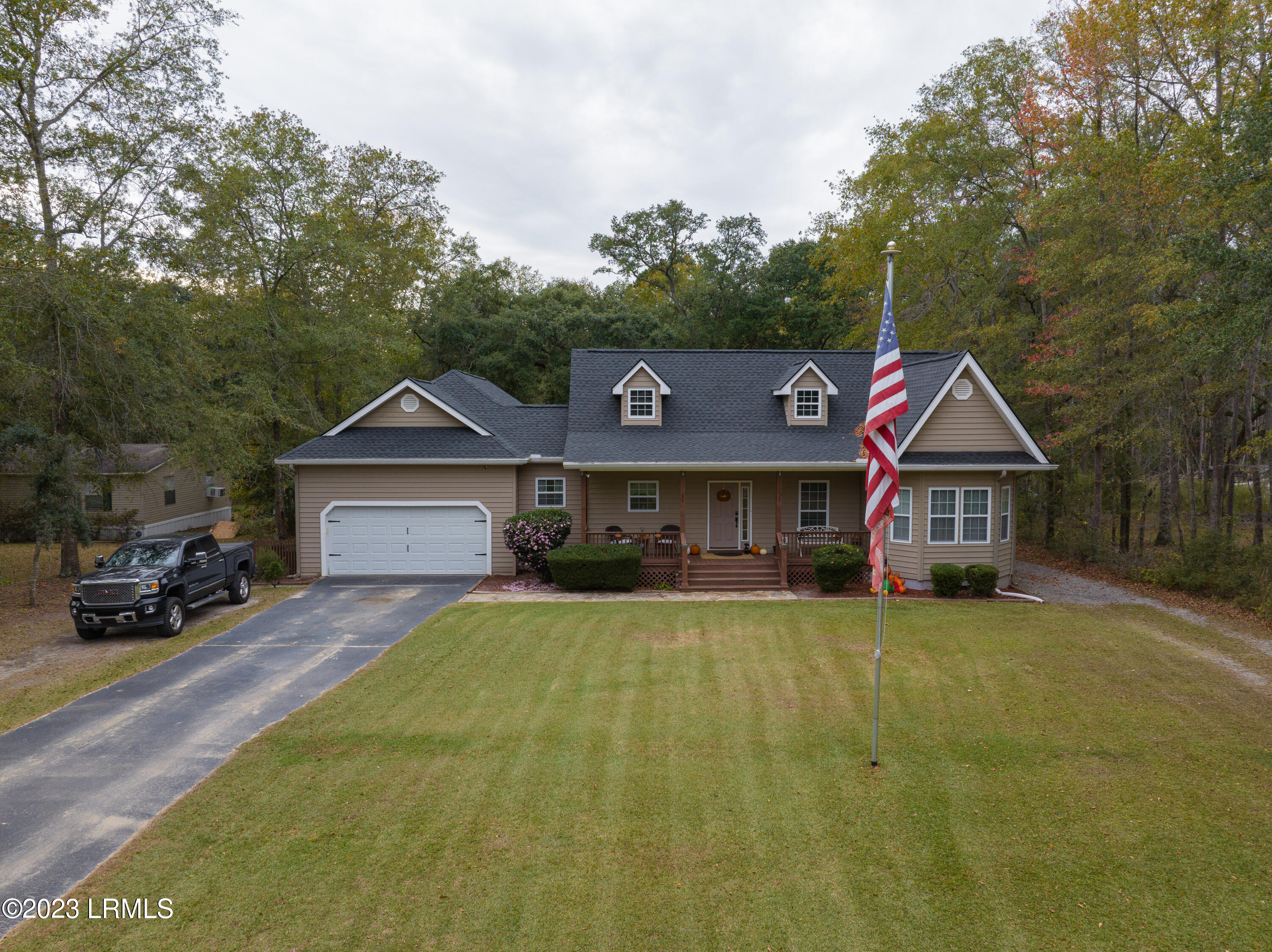 120 Meredith Road Ridgeland, SC 29936 - Photo 3 of 44 120 Meredith Drone-12
