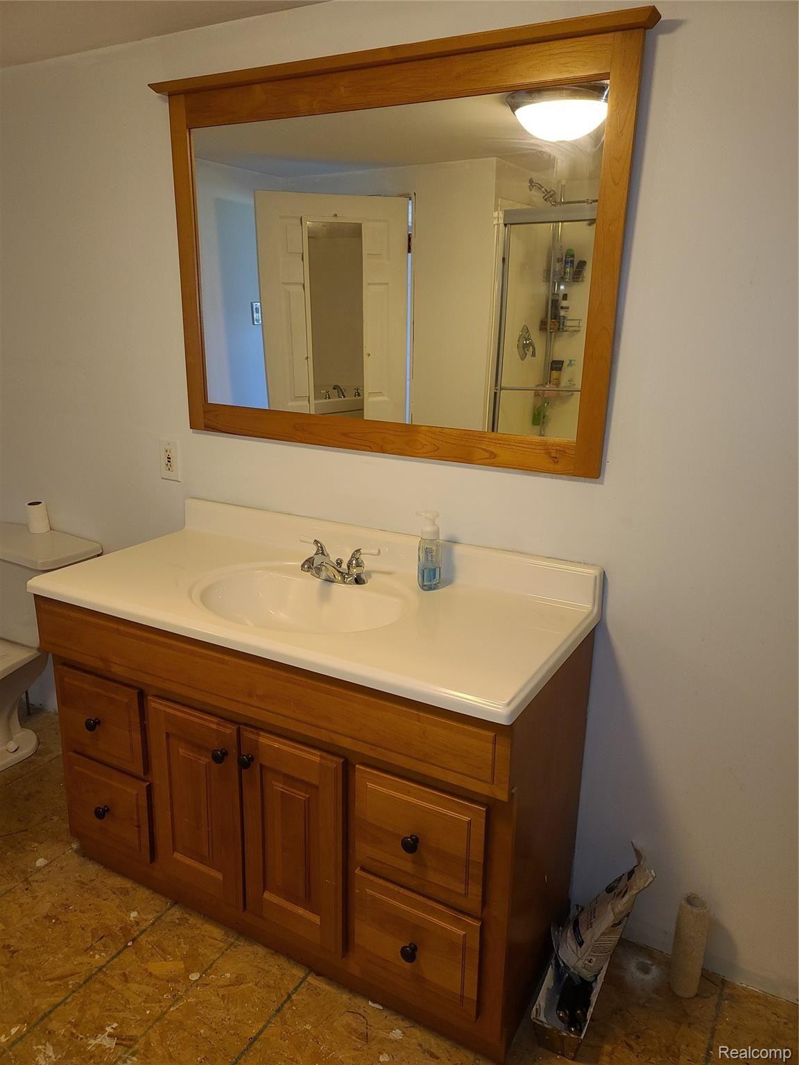 4747 Bancroft Road Durand, MI 48429 - Photo 20 of 26 sink.jpg