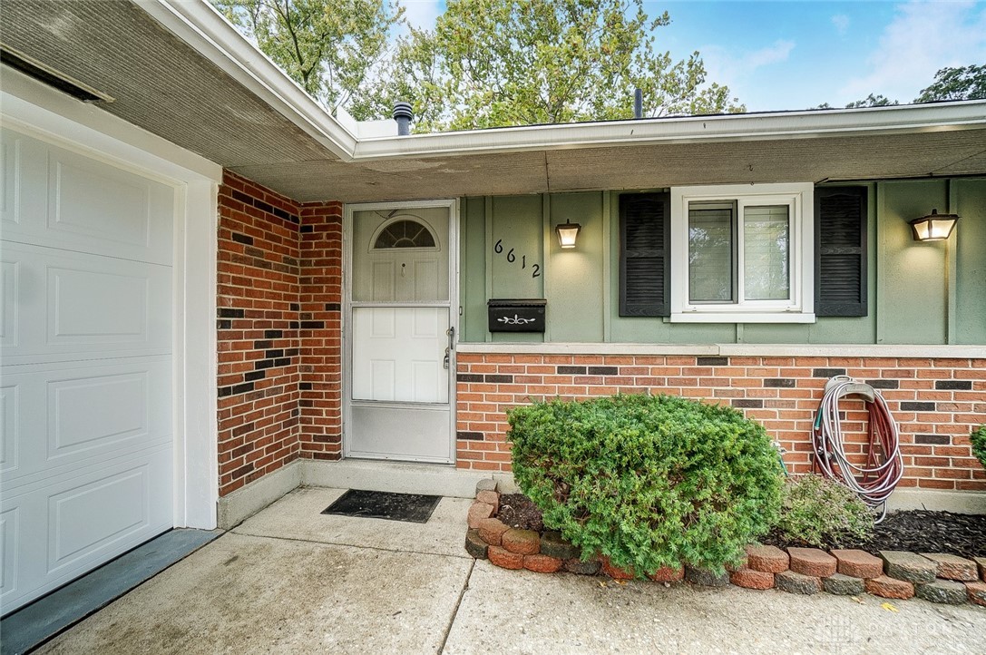 6612 Hemingway Road Huber Heights, OH 45424 - Photo 4 of 35