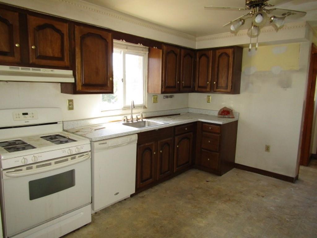 118 Euclid Avenue McKees Rocks, PA 15136 - Photo 8 of 23