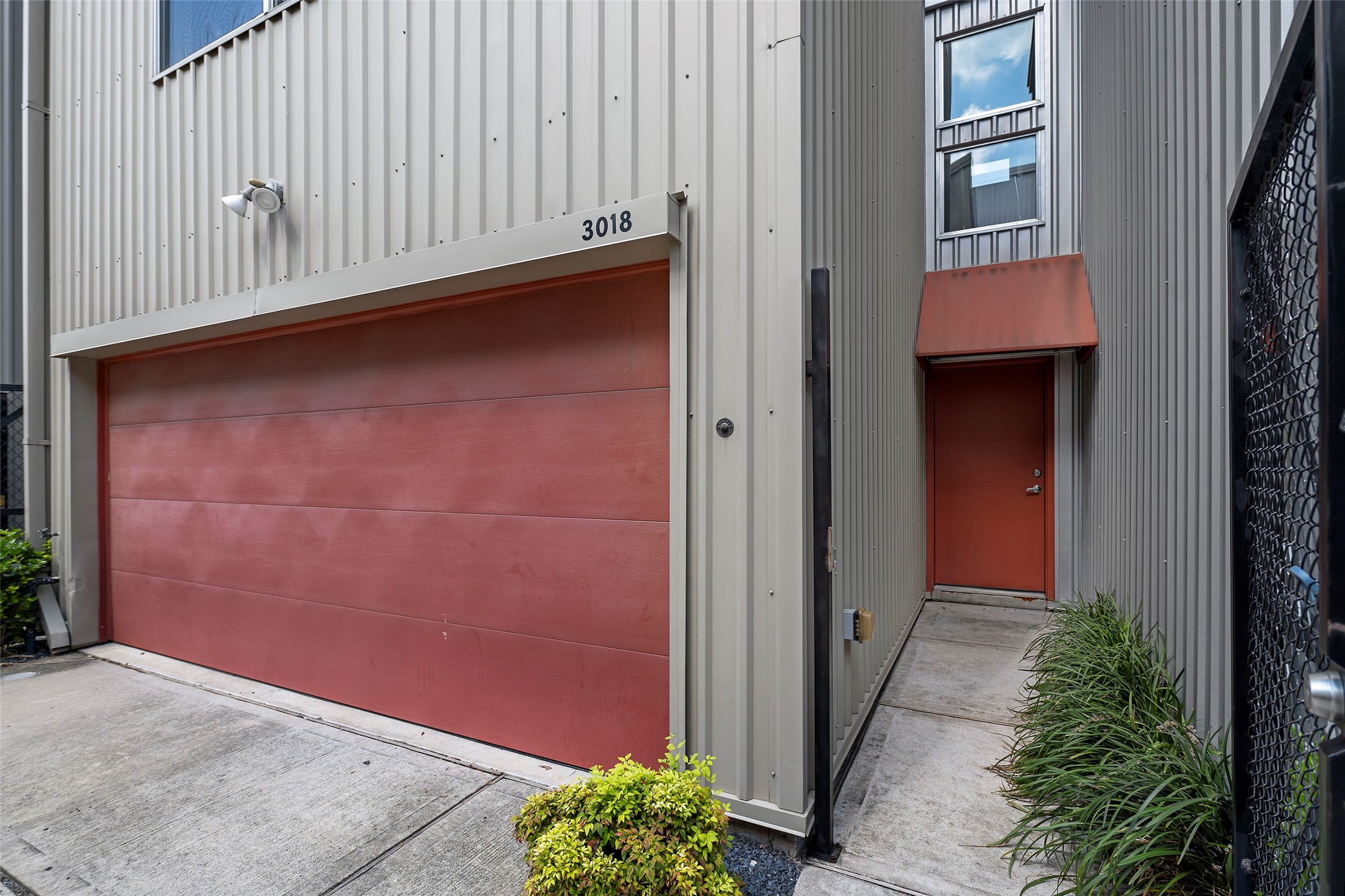 3018 Commerce Street Houston, TX 77003 - Photo 30 of 34 a view of an entrance to house