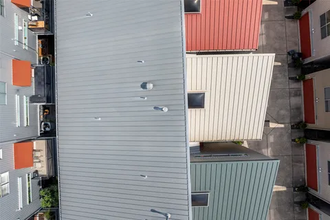 $339,999 | 3018 Commerce Street, Houston, TX 77003