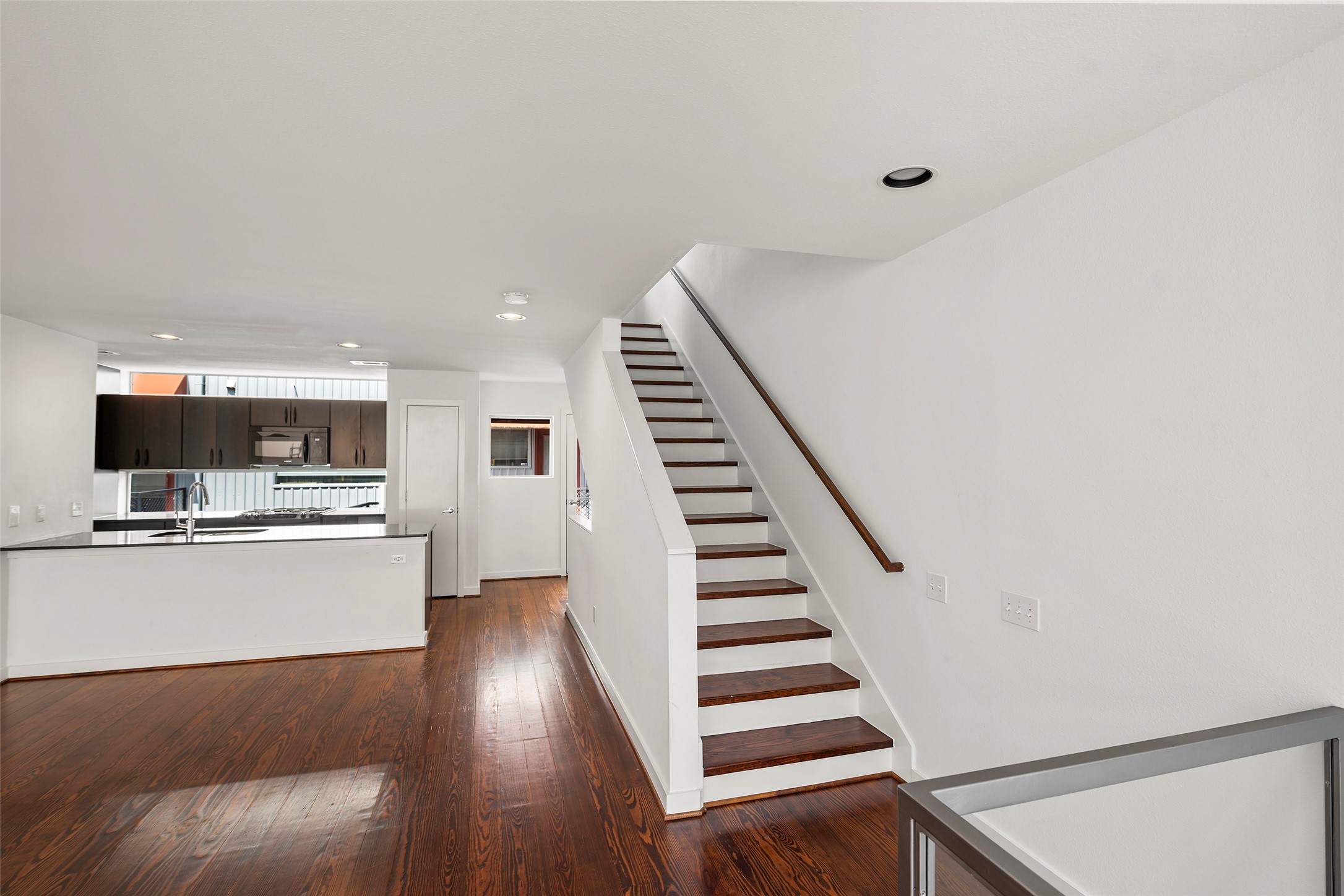 3018 Commerce Street Houston, TX 77003 - Photo 4 of 34 a view of kitchen with sink and refrigerator
