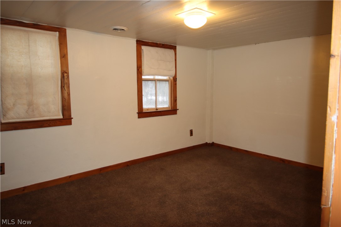 12074 Gladstone Road Southwest Warren, OH 44481 - Photo 16 of 34 3 bedroom