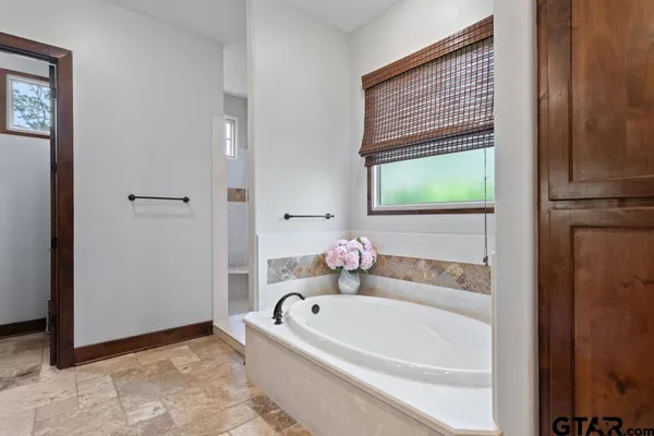 $908,400 | 2907 Stewart Way, Tyler, TX 75709