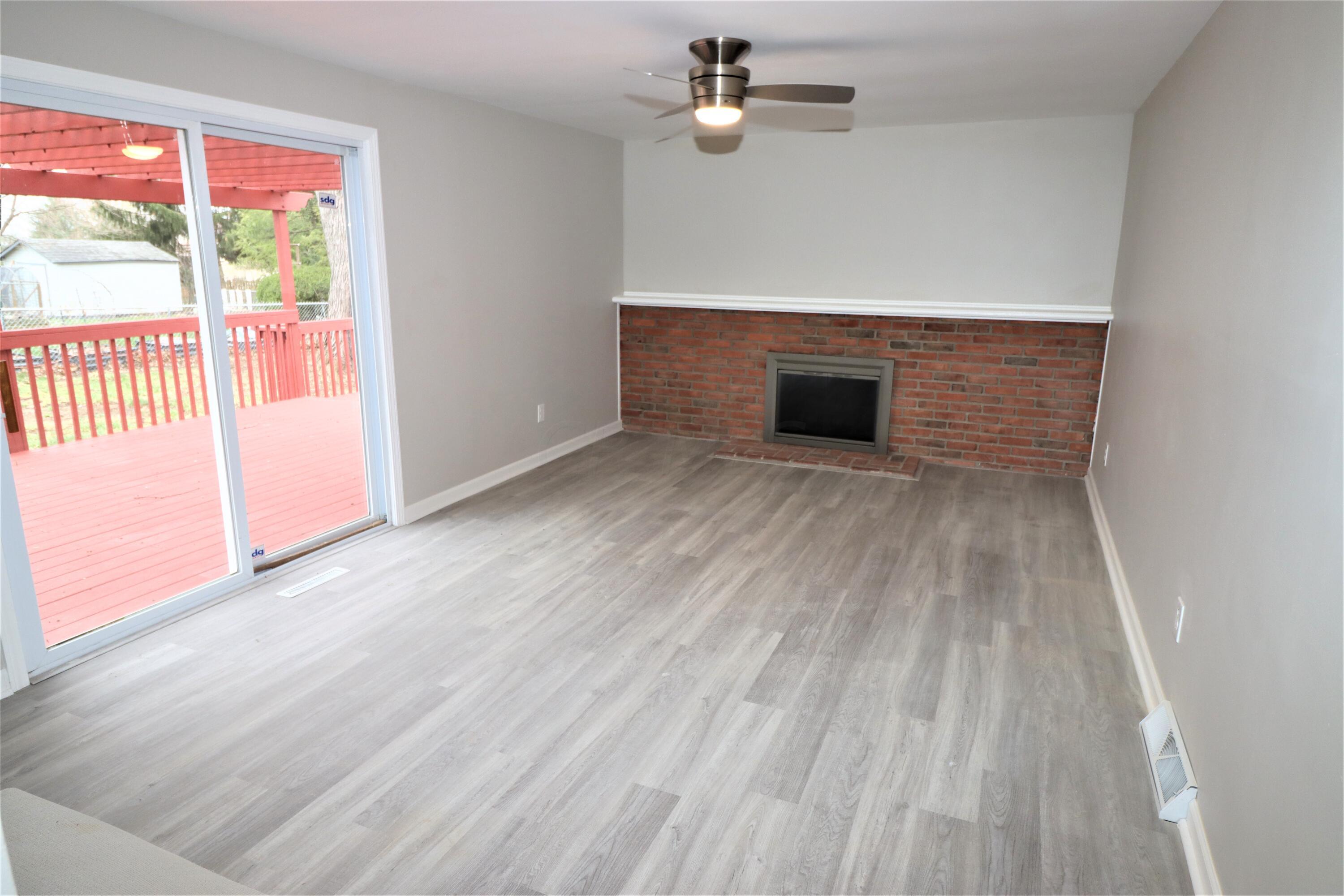 823 Ronson Avenue Gahanna, OH 43230 - Photo 12 of 37 Family Room