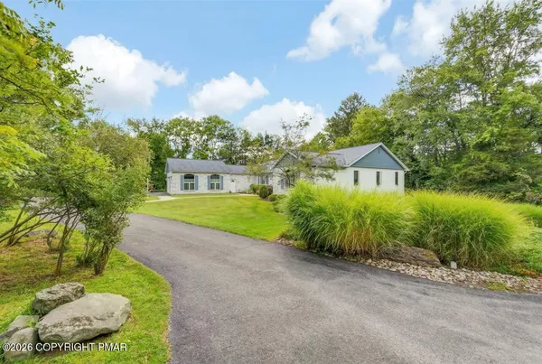 $765,000 | 30 Briarleigh Drive, East Stroudsburg, PA 18301