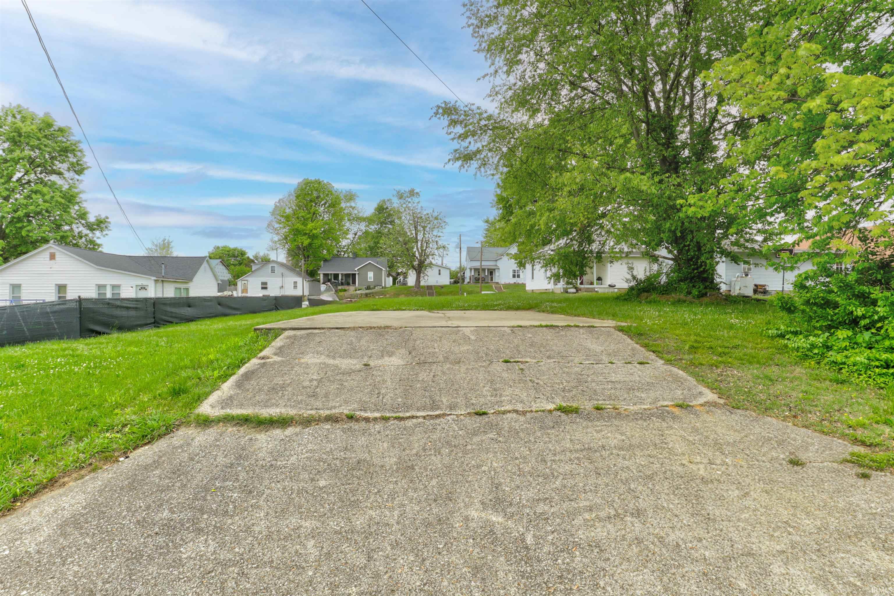 422 13th Street Tell City, IN 47586 - Photo 4 of 8