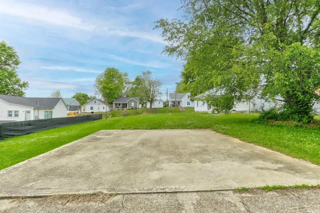 $16,000 | 422 13th Street, Tell City, IN 47586