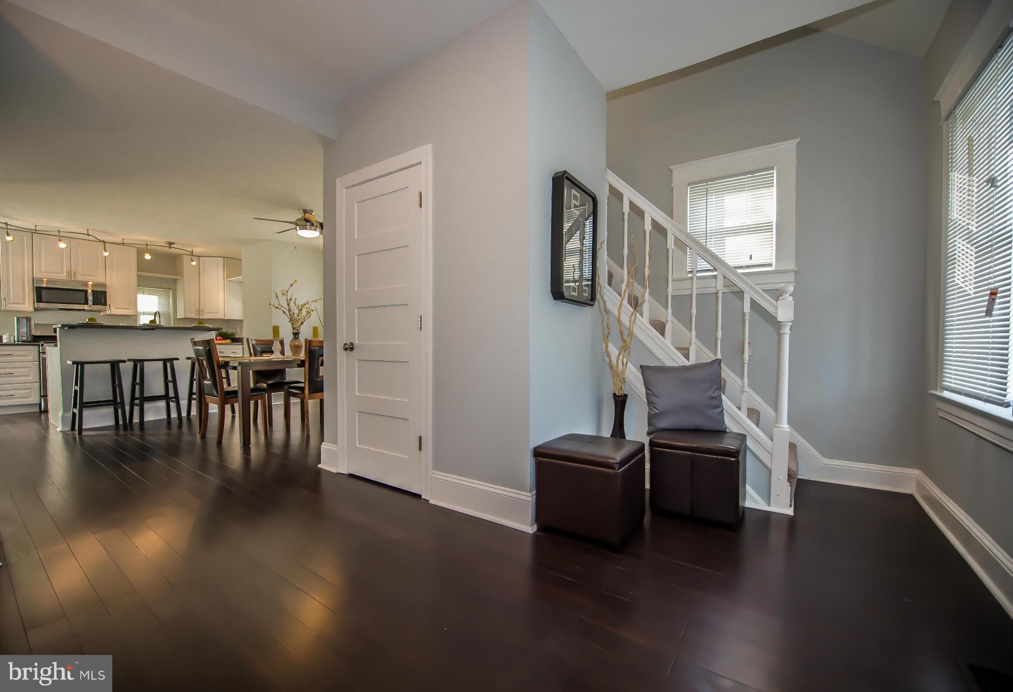 818 Old North Point Road Baltimore, MD 21224 - Photo 3 of 20 Living Room
