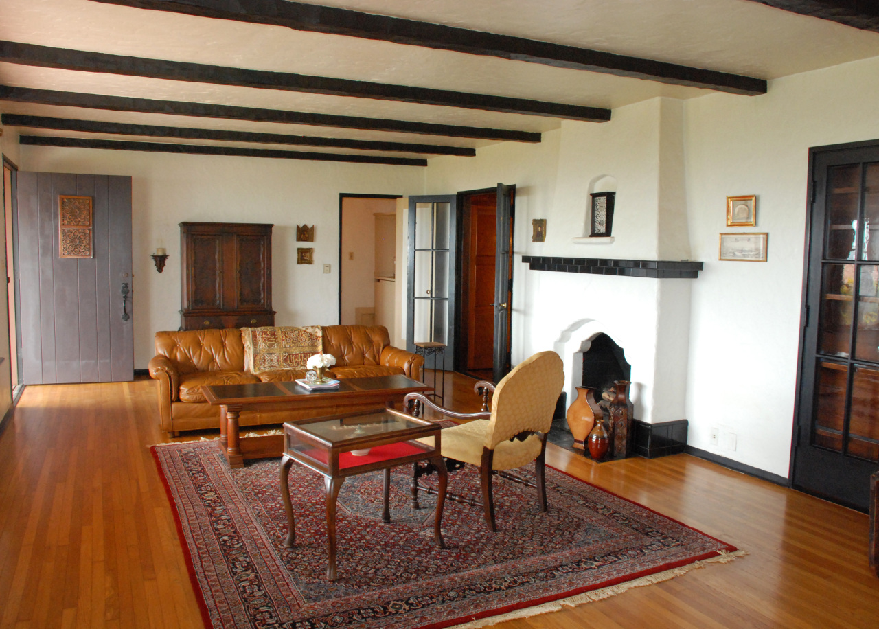 1280 Ferrelo Road Santa Barbara, CA 93103 - Photo 4 of 17 LIVING ROOM