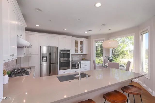 $1,888,000 | 925 Calle Del Pacifico, Glendale, CA 91208