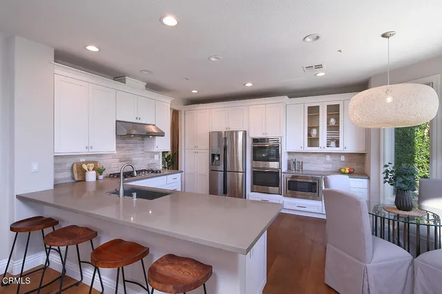 $1,888,000 | 925 Calle Del Pacifico, Glendale, CA 91208