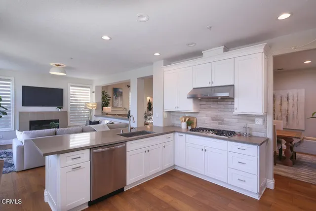 $1,888,000 | 925 Calle Del Pacifico, Glendale, CA 91208