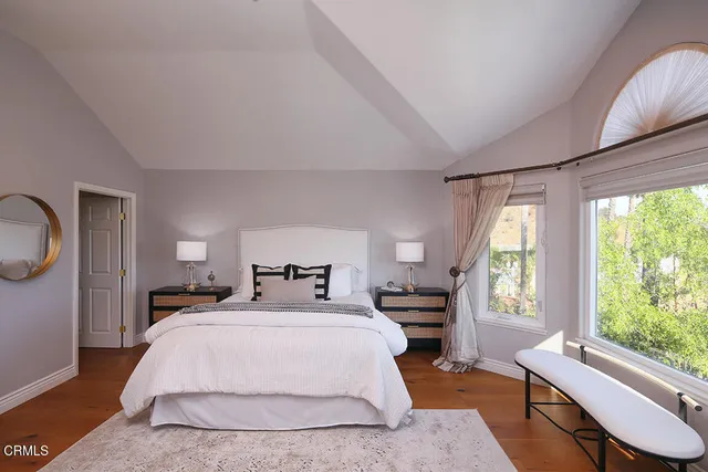 $1,888,000 | 925 Calle Del Pacifico, Glendale, CA 91208