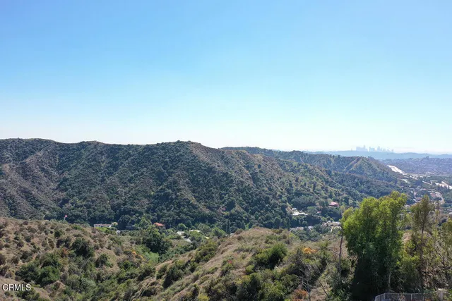 $1,888,000 | 925 Calle Del Pacifico, Glendale, CA 91208