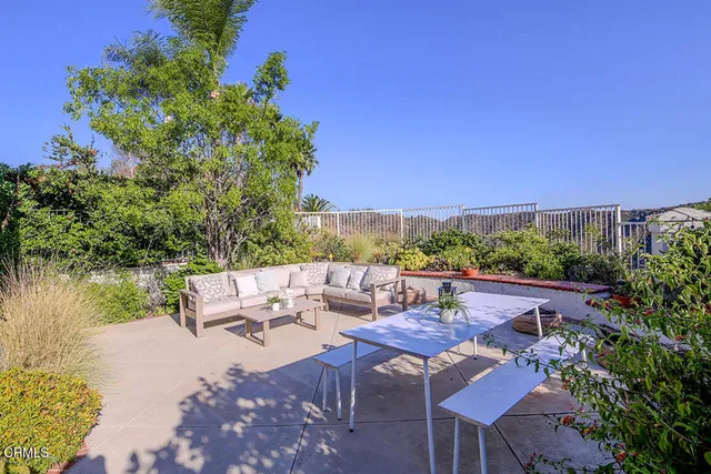 $1,888,000 | 925 Calle Del Pacifico, Glendale, CA 91208