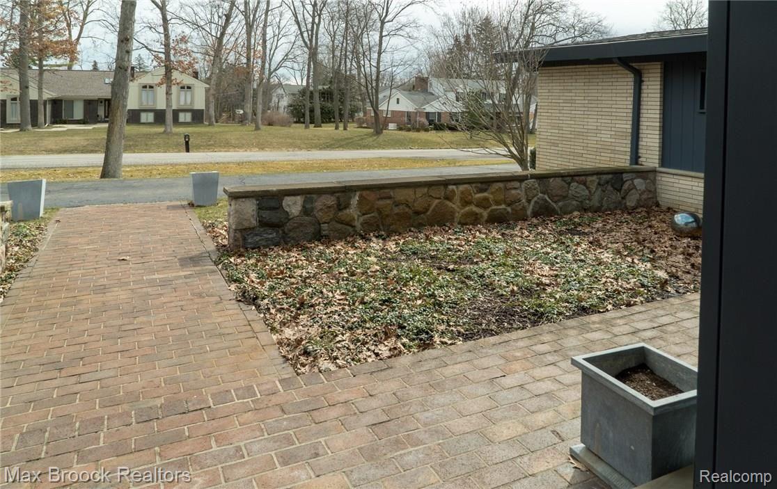 5056 Midmoor Road Bloomfield Hills, MI 48302 - Photo 23 of 28 76_DSC0849.jpg