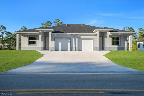 $469,999 | 913 East 12th Street, Lehigh Acres, FL 33972