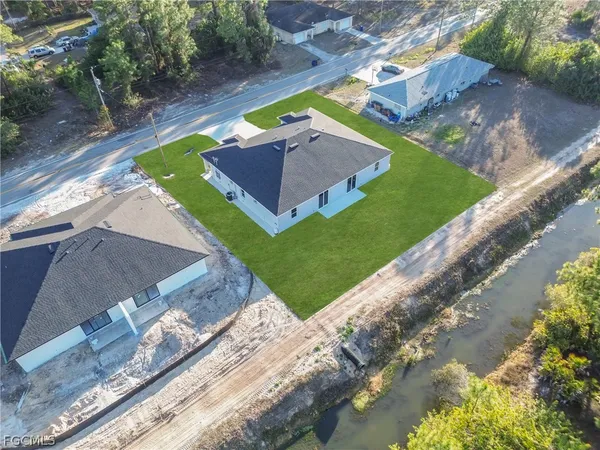 $459,999 | 913 East 12th Street, Lehigh Acres, FL 33972
