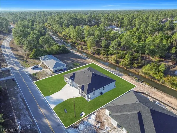 $459,999 | 913 East 12th Street, Lehigh Acres, FL 33972
