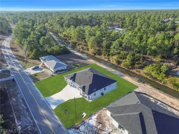 $459,999 | 913 East 12th Street, Lehigh Acres, FL 33972