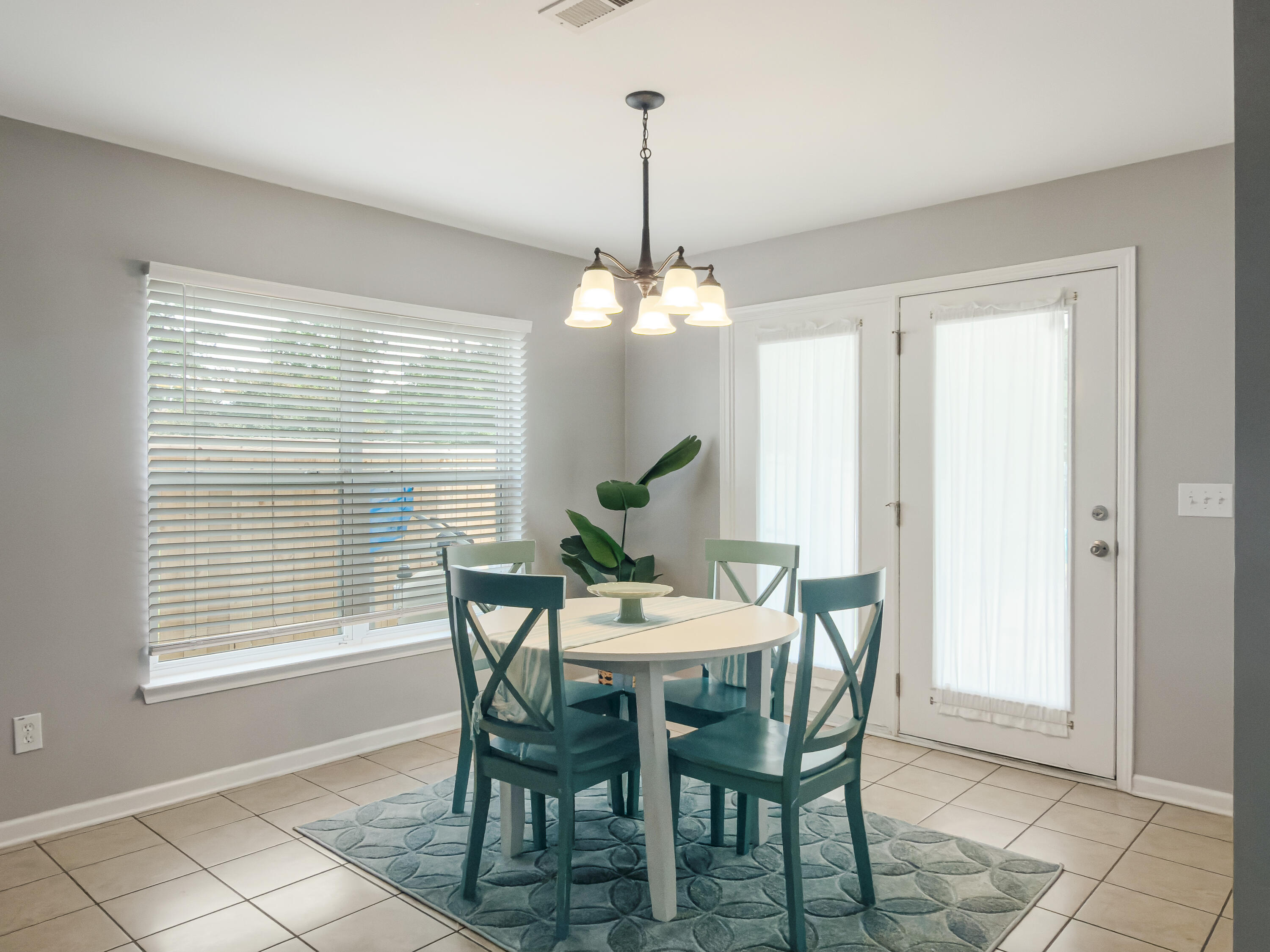 623 Grassy Hill Road Summerville, SC 29483 - Photo 15 of 47