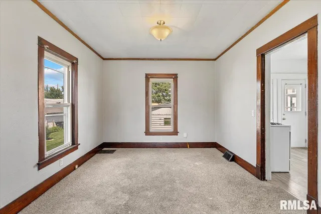 $69,900 | 2621-5 5 1/2 Avenue, Rock Island, IL 61201