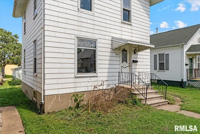 $69,900 | 2621-5 5 1/2 Avenue, Rock Island, IL 61201