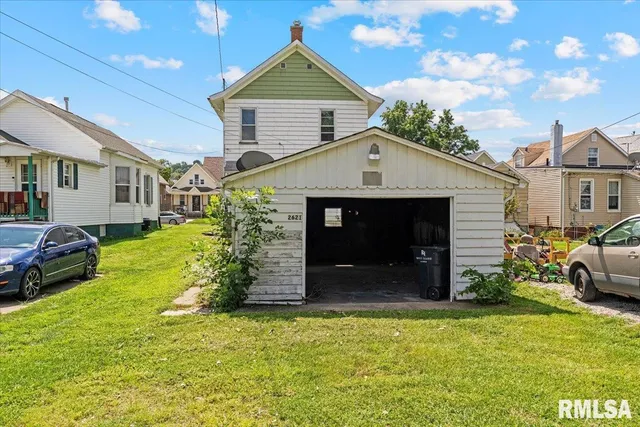 $69,900 | 2621-5 5 1/2 Avenue, Rock Island, IL 61201