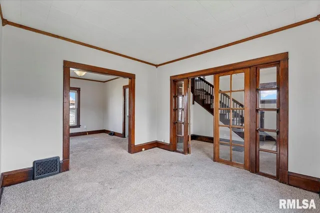 $69,900 | 2621-5 5 1/2 Avenue, Rock Island, IL 61201