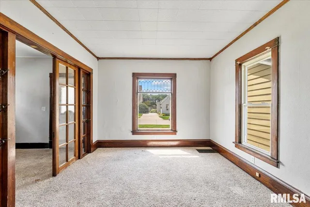 $69,900 | 2621-5 5 1/2 Avenue, Rock Island, IL 61201