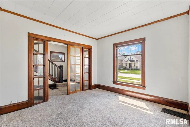 $69,900 | 2621-5 5 1/2 Avenue, Rock Island, IL 61201