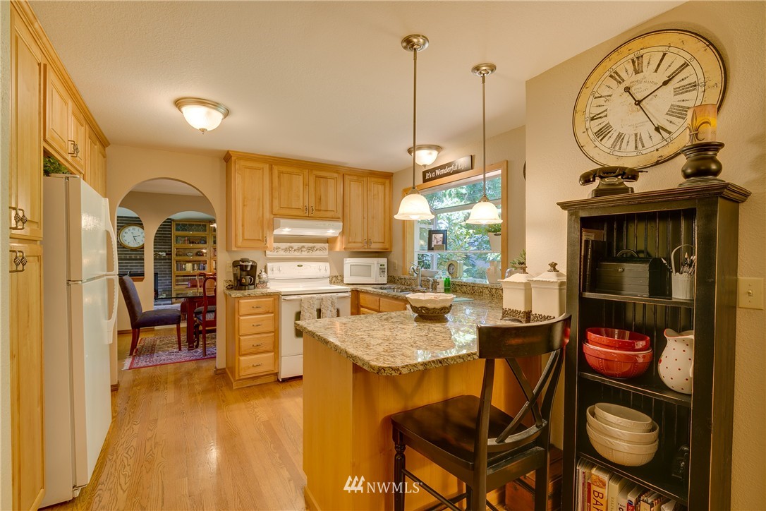 23303 21st Avenue Southeast Bothell, WA 98021 - Photo 4 of 23 Gallery Image 4