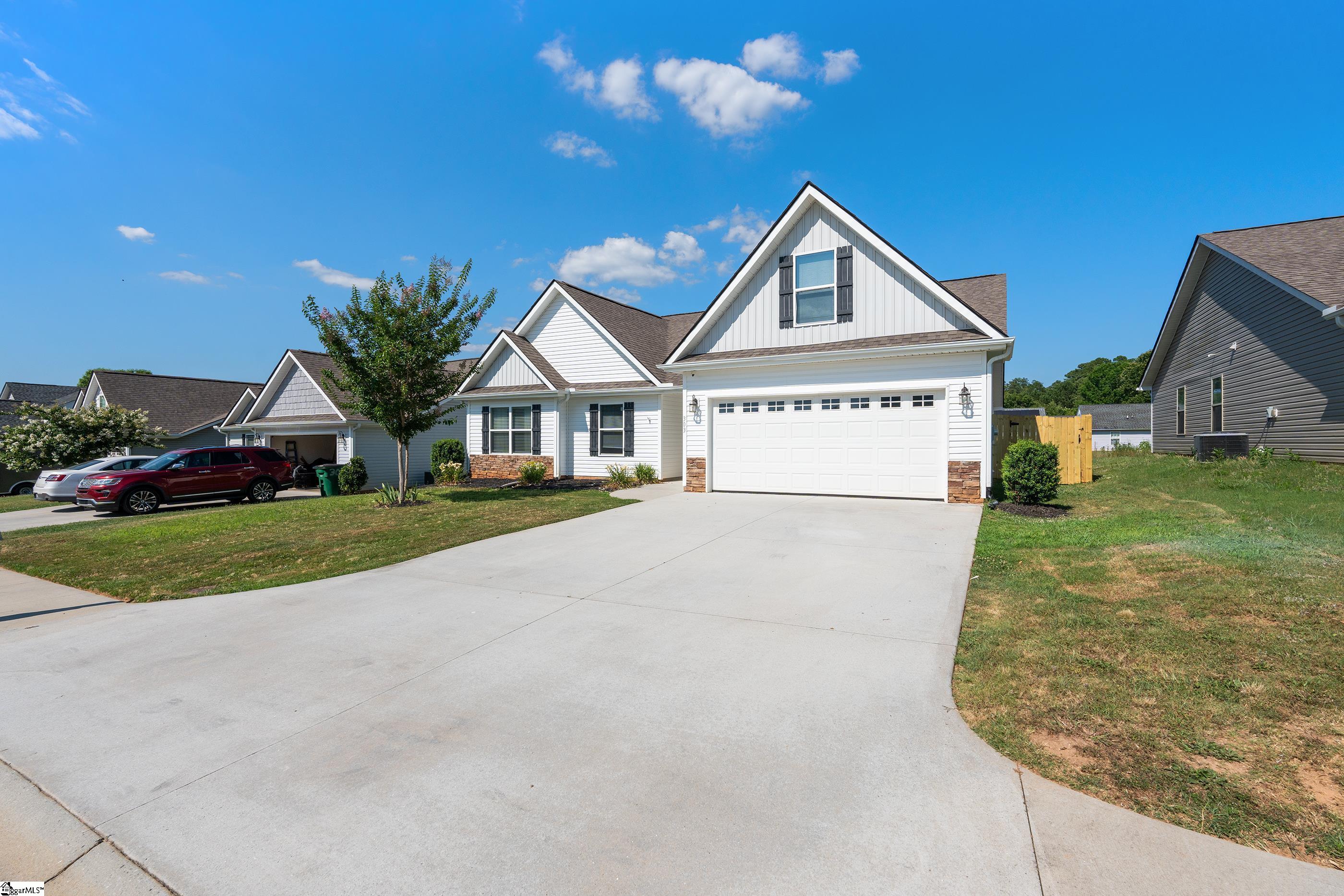 303 Catterick Way Fountain Inn, SC 29644 - Photo 3 of 21 Gallery Image 3