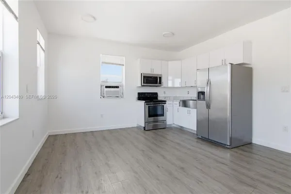 $1,750 | 402 Northwest 12th Avenue, Unit 205, Miami, FL 33128
