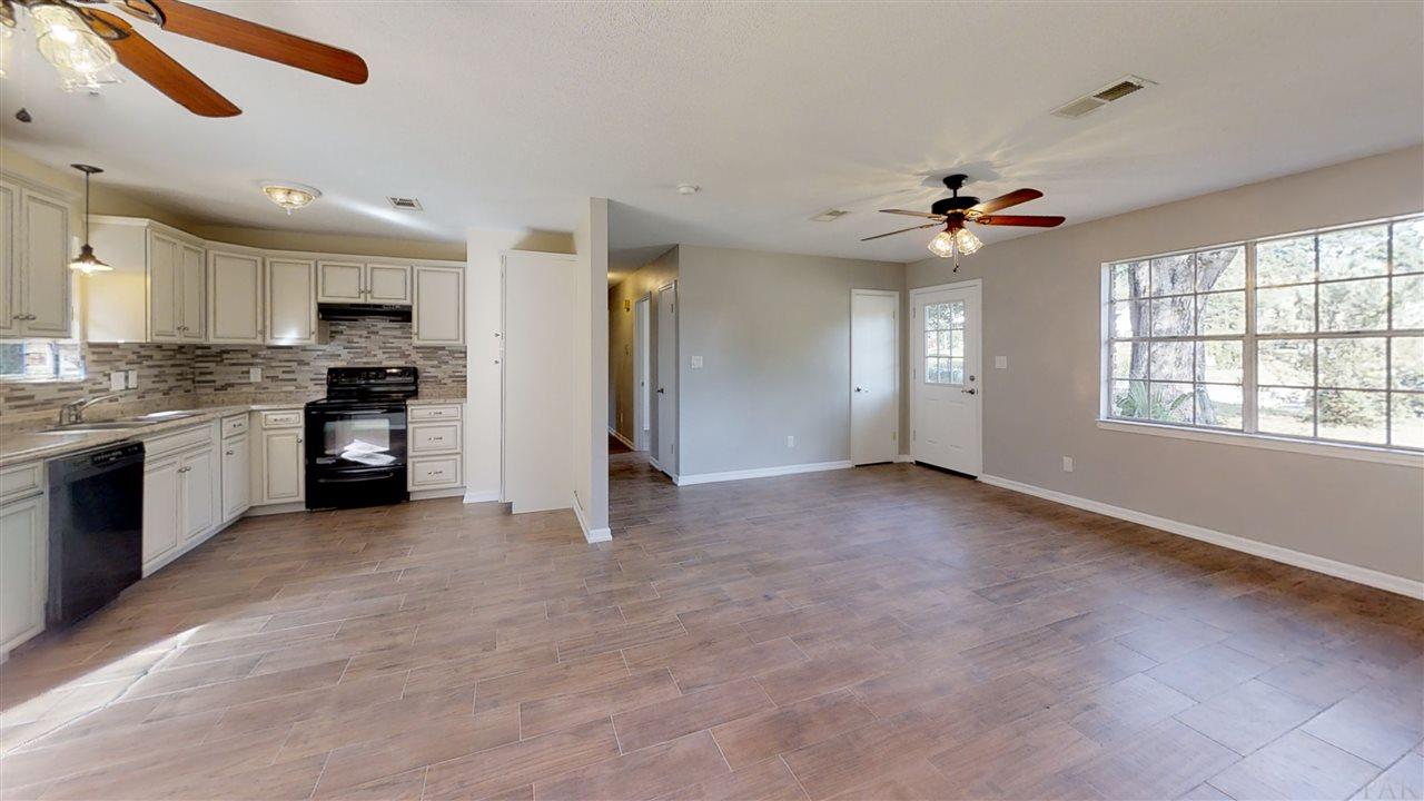 6569 Oakcrest Road Milton, FL 32570 - Photo 2 of 35 Gallery Image 2