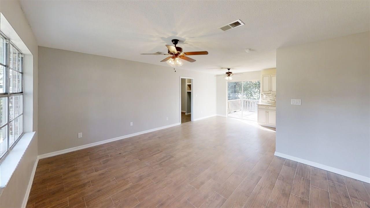 6569 Oakcrest Road Milton, FL 32570 - Photo 6 of 35 Gallery Image 6