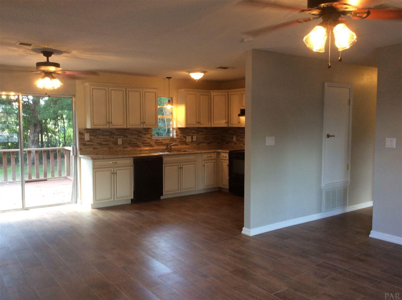 6569 Oakcrest Road Milton, FL 32570 - Photo 8 of 35 Gallery Image 8