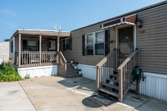 $55,000 | 1300 West Branch Road, Northfield, IL 60093