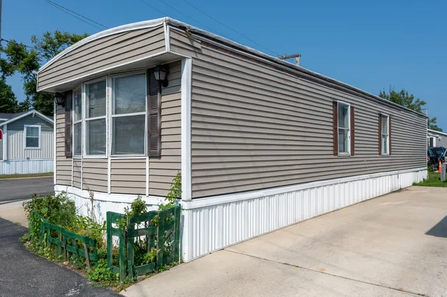 $55,000 | 1300 West Branch Road, Northfield, IL 60093