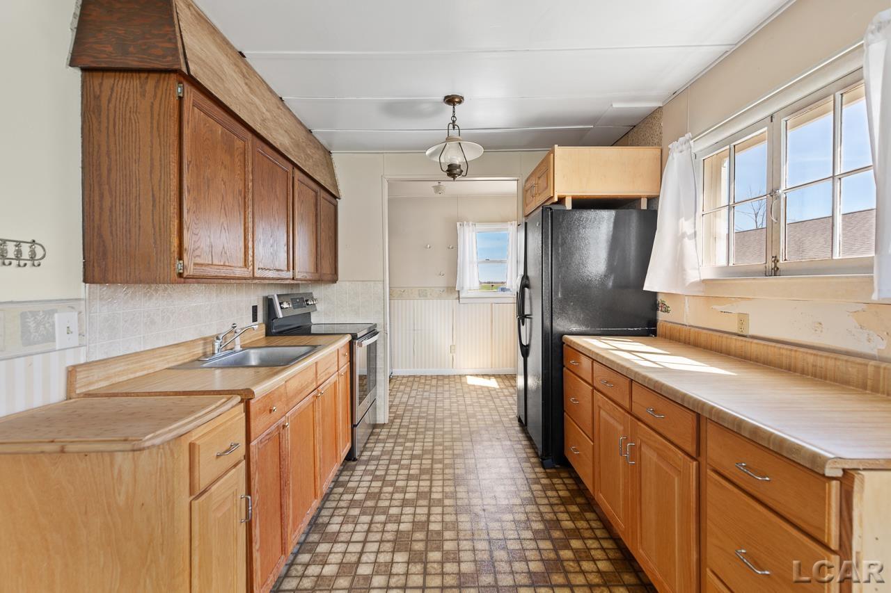 279 Plank Road Hudson, MI 49247 - Photo 12 of 42 50140142-52fa6216-f87e-4f9b-85ae-442a734e46f9.JPG