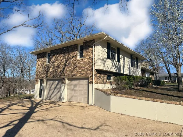 $349,900 | 929 Elm Drive, Warsaw, MO 65355