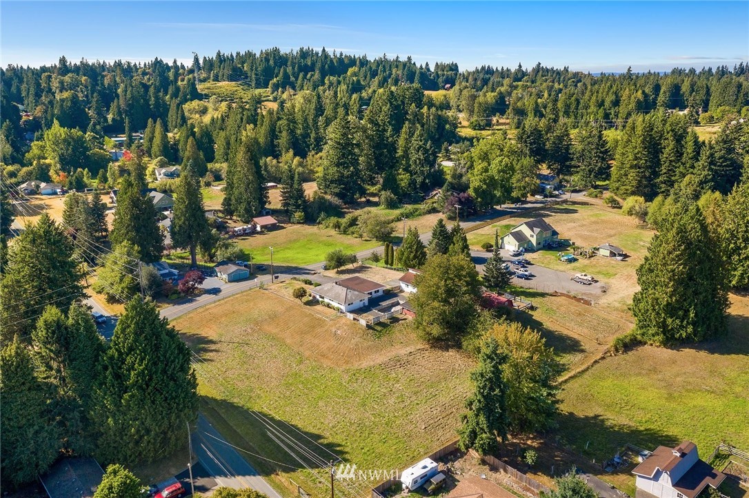 1617 Ludwig Road Snohomish, WA 98290 - Photo 30 of 31 a view of a swimming pool and mountains