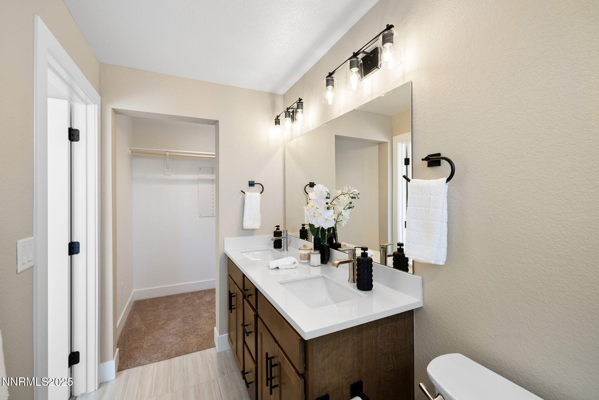 3834 Lakeside Drive, Unit 18 Reno, NV 89509 - Photo 15 of 20 24- Plan C or D Dbl Vanity Bath & Closet